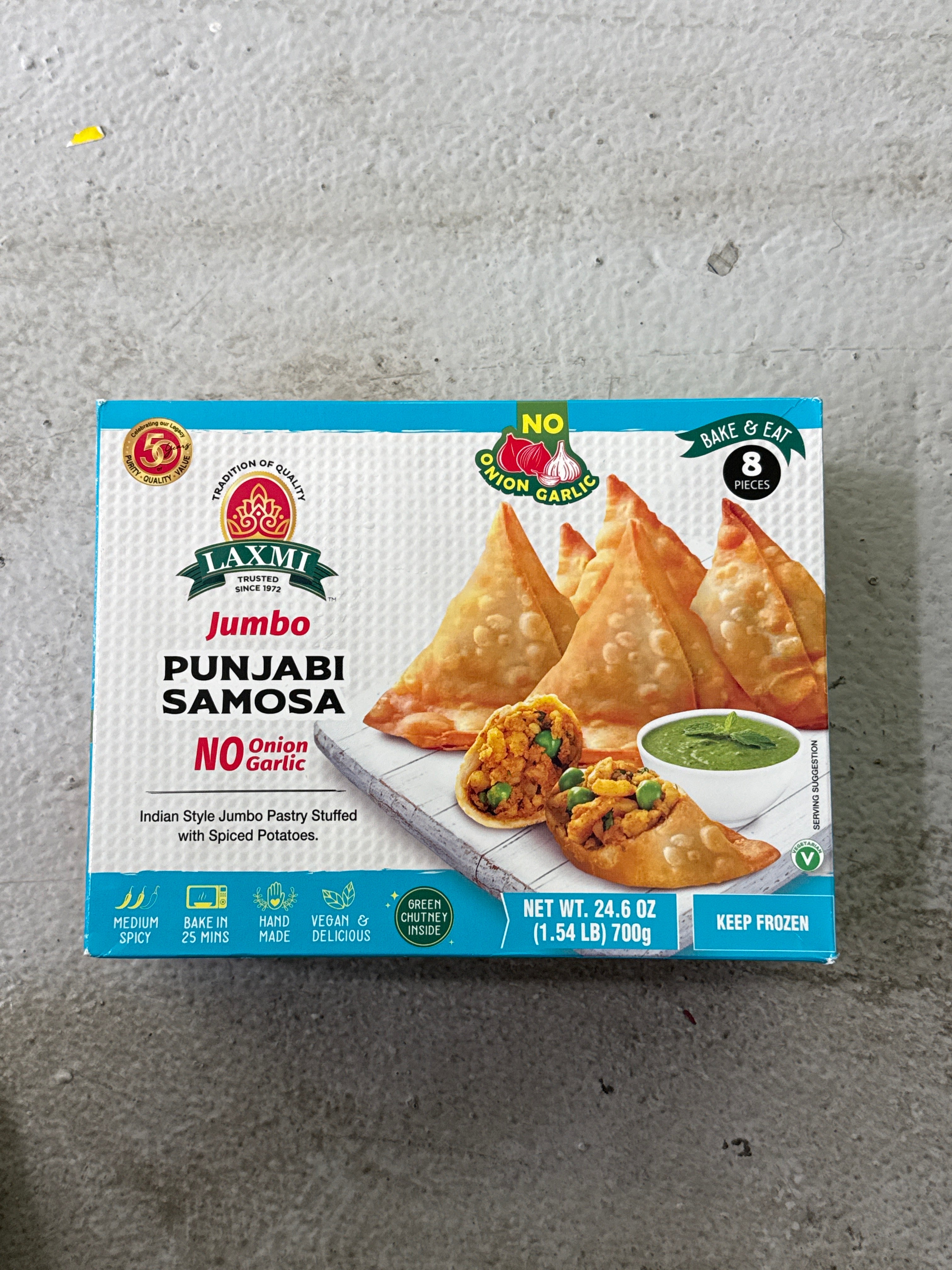 Laxmi Jumbo Punjabi Samosa (8 Pieces)