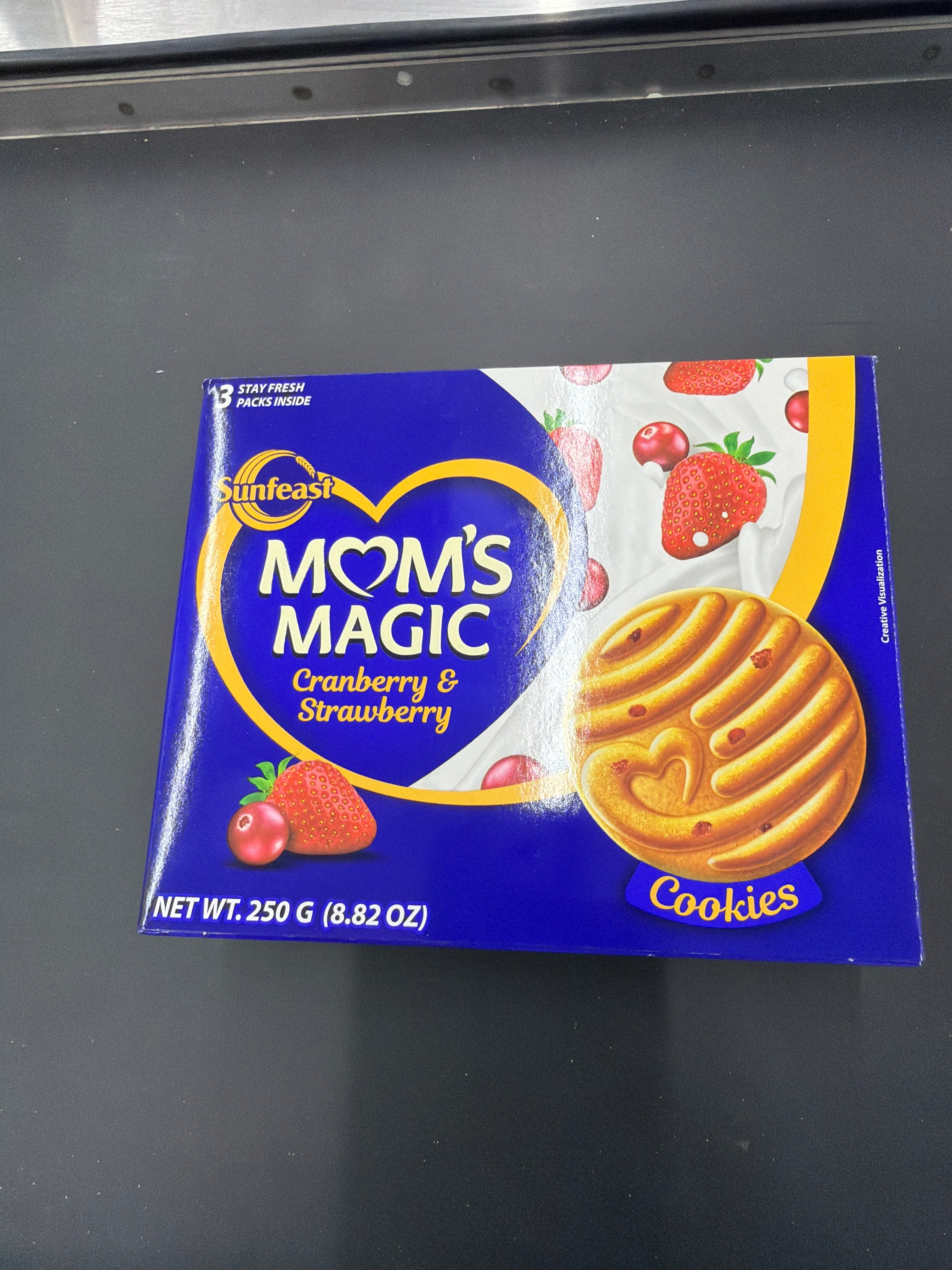 Sunfeast MOM’s magic crenberry & strawberry