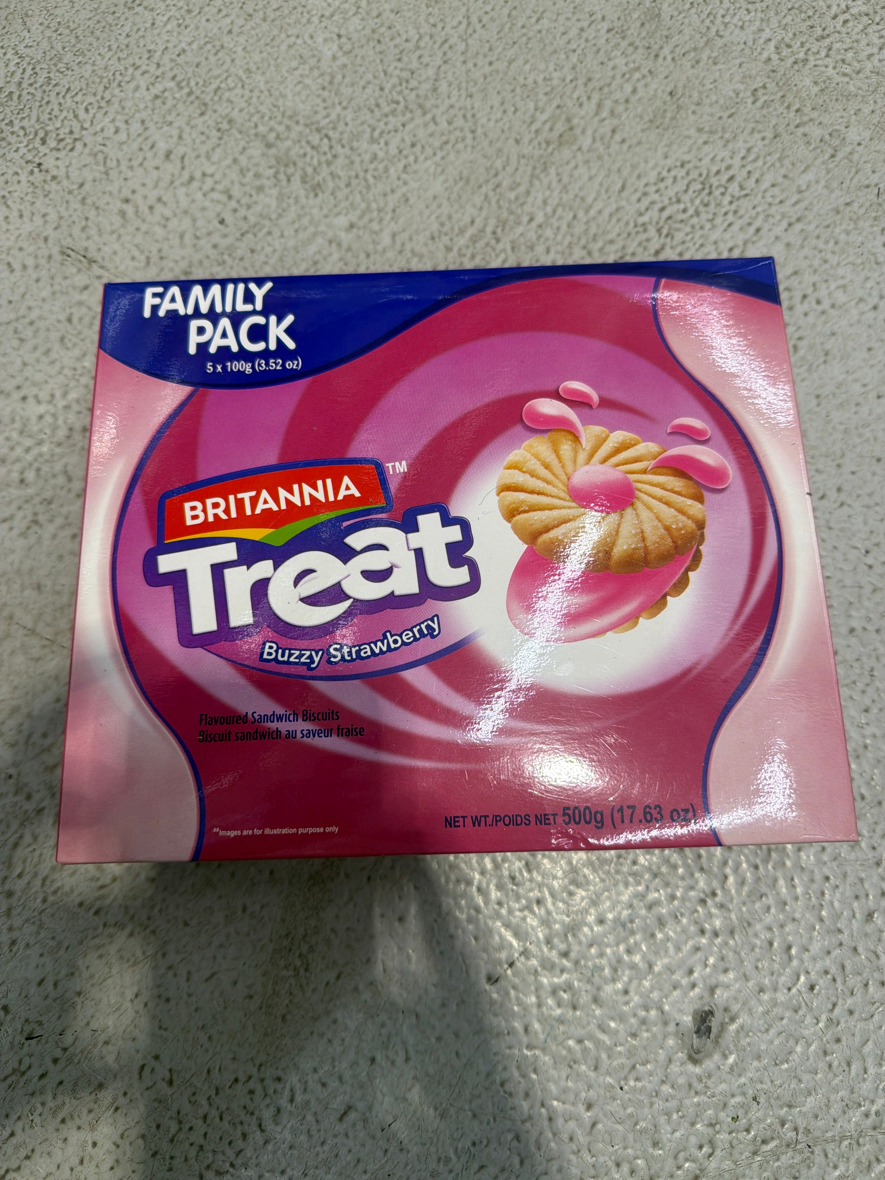 Britannia Treat buzz strawberry fpk