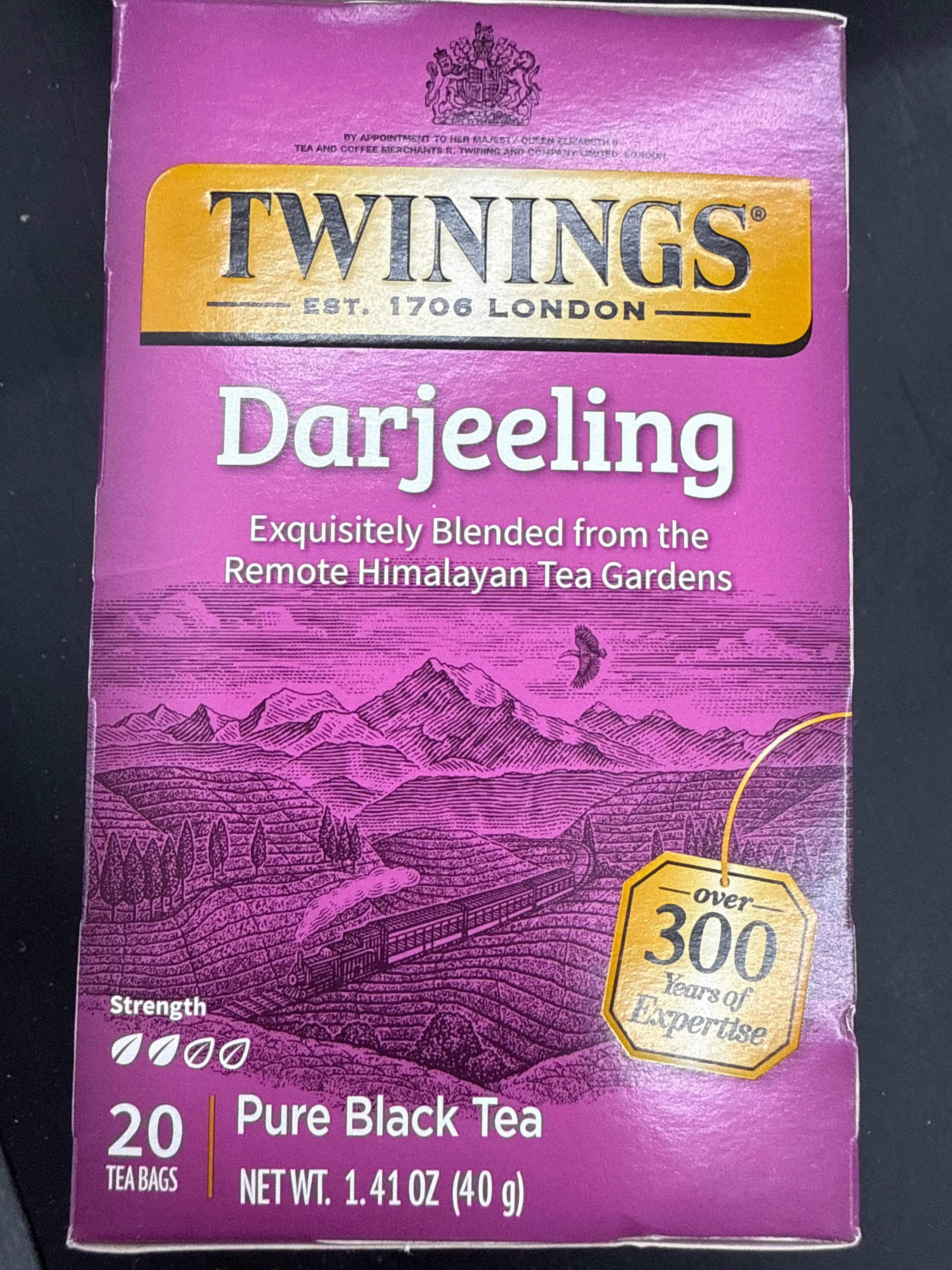TWININGS Darjerling pure black tea
