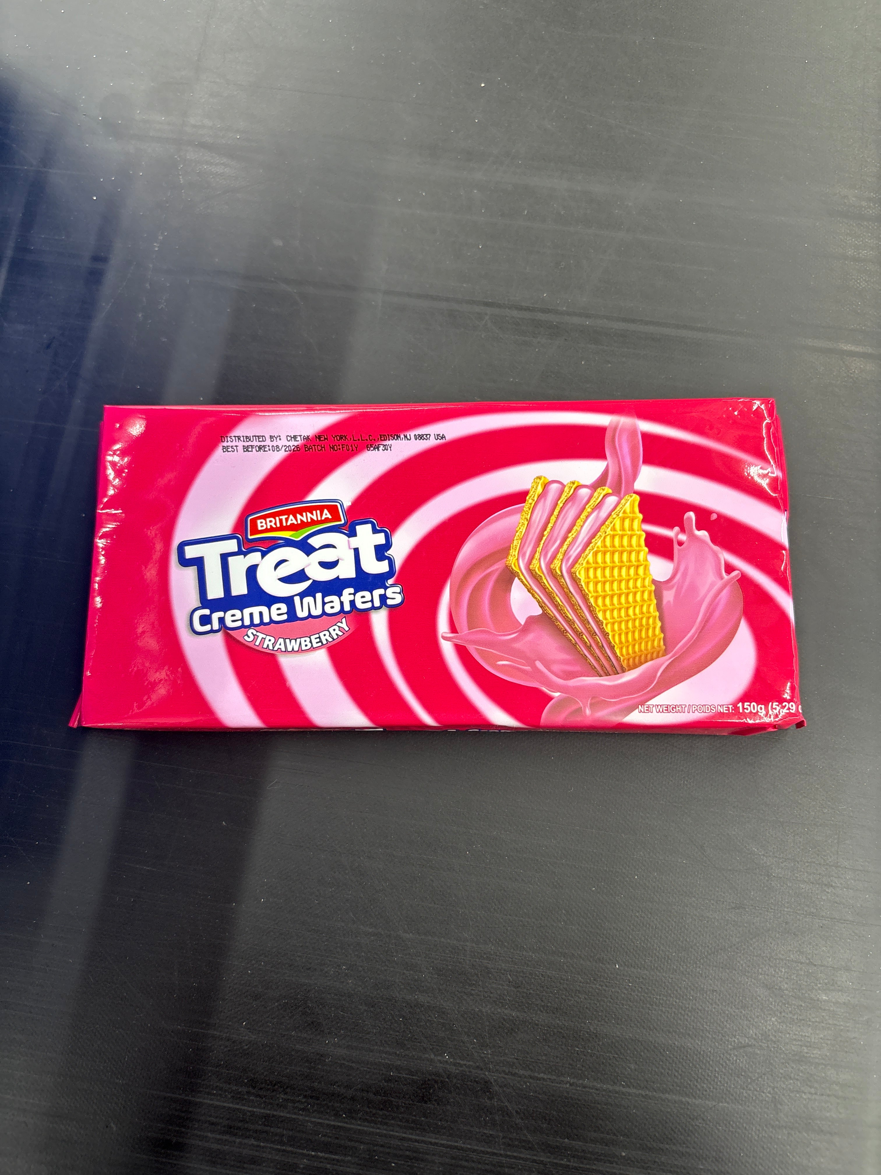 Britannia treat strawberry wafers