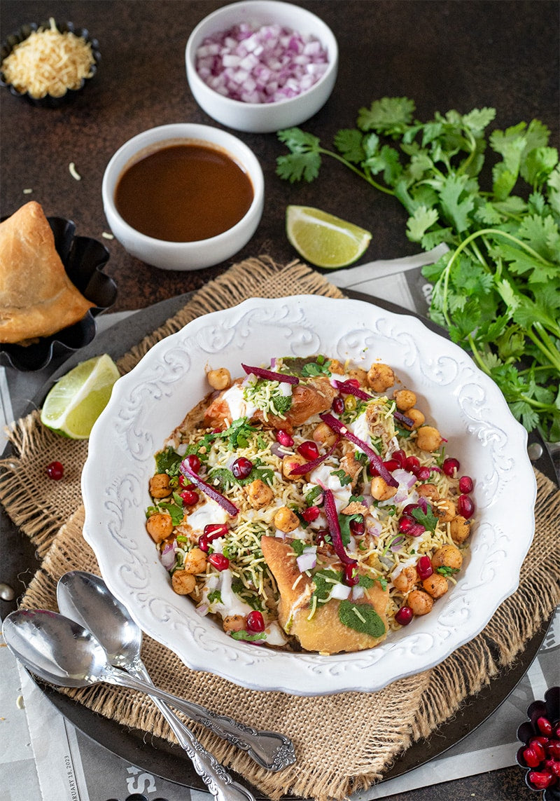 Samosa chaat