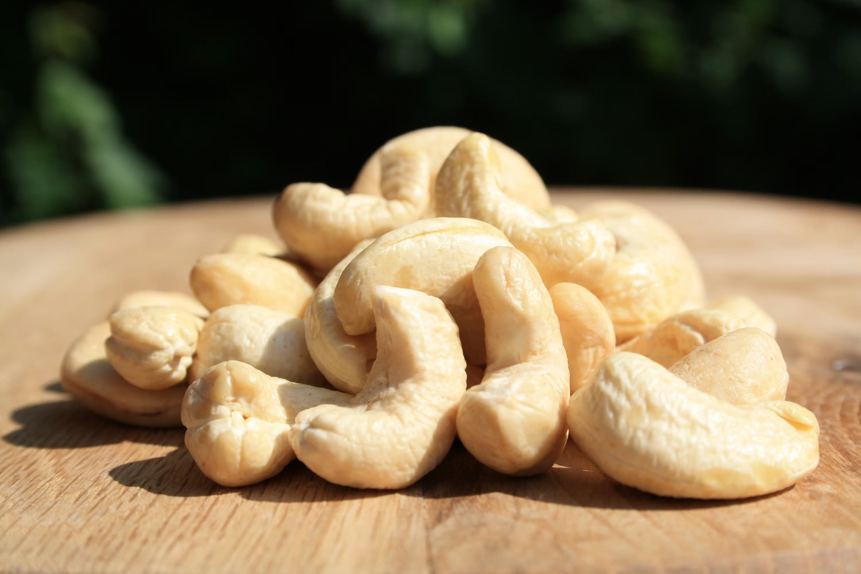 CASHEWS